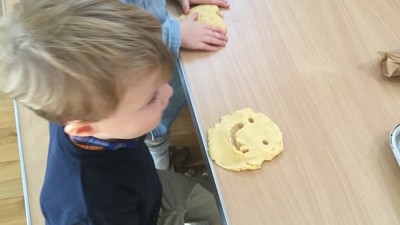 Nursery children visit Starfish Class